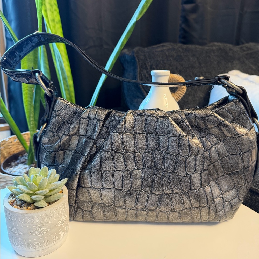 VERA BRADLEY Gray Croc-Embossed Shoulder Bag - Picture 6 of 11